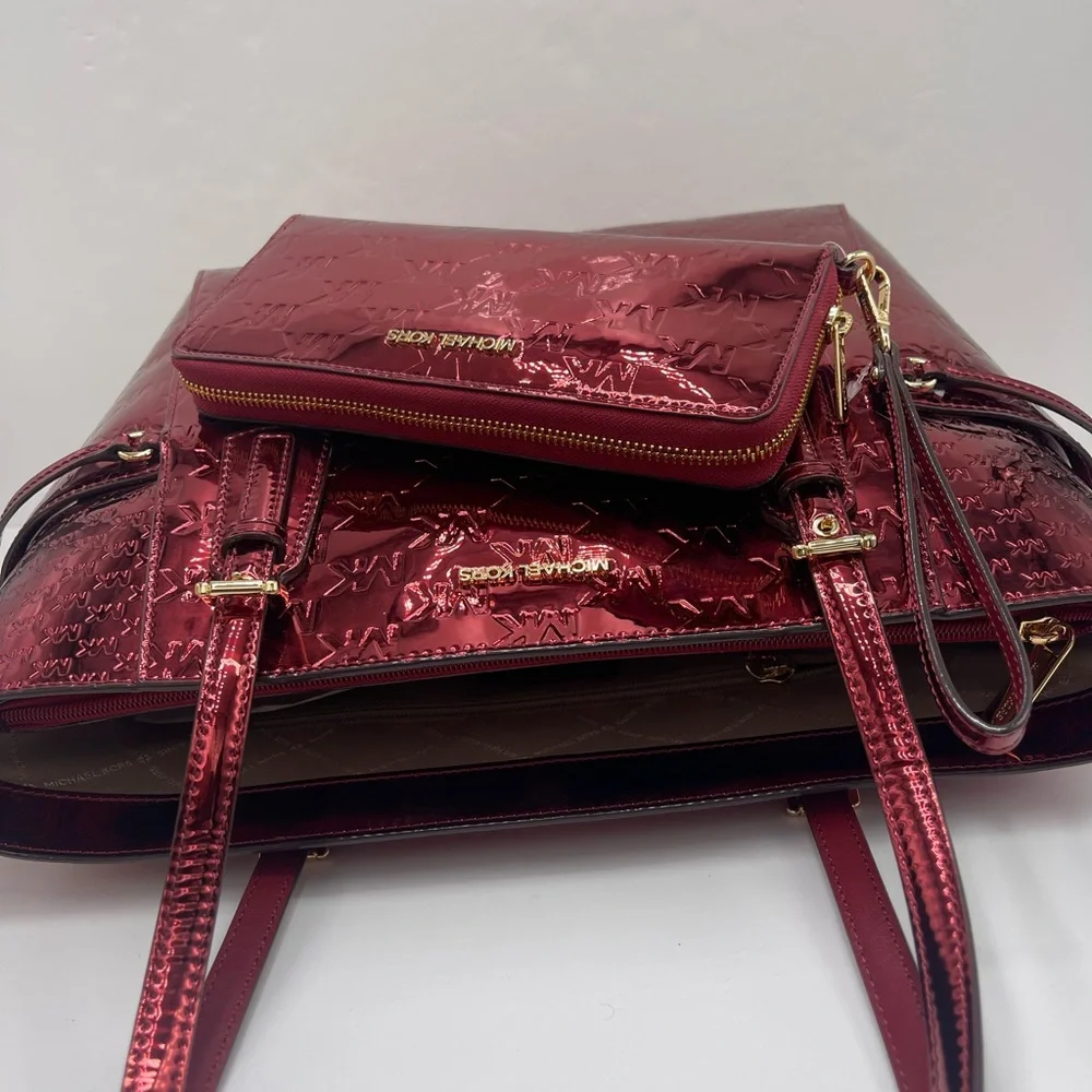 MICHAEL KORS Voyager Lg Metallic Logo Debossed EW  Tote & Jet Set Lg Logo Wallet - Picture 12 of 16